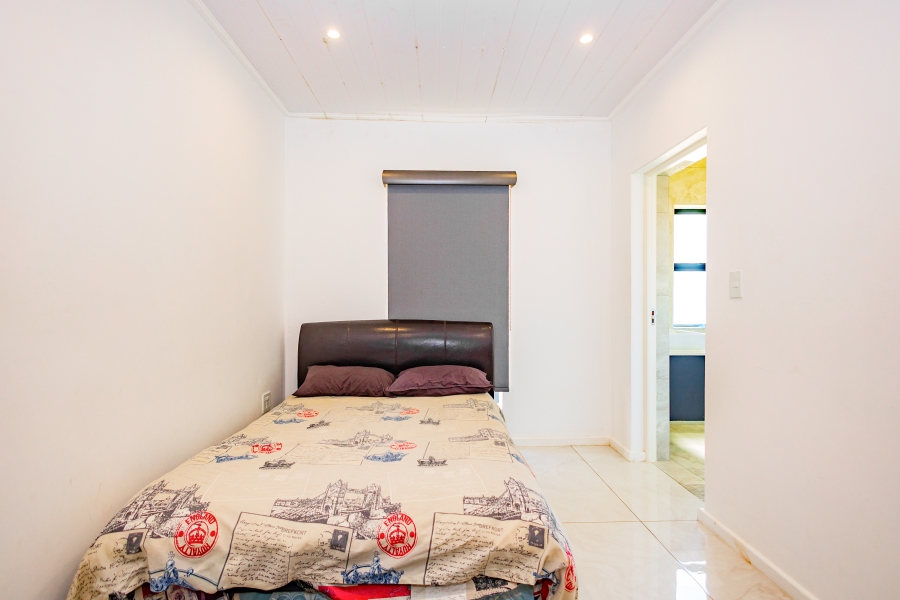 4 Bedroom Property for Sale in Oude Westhof Western Cape